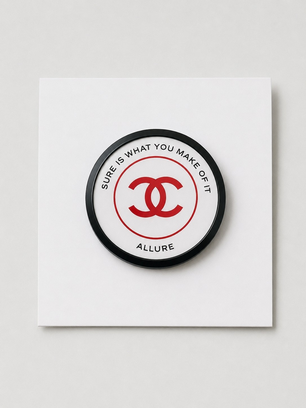 CHANEL ALLURE BUTTOM PIN.